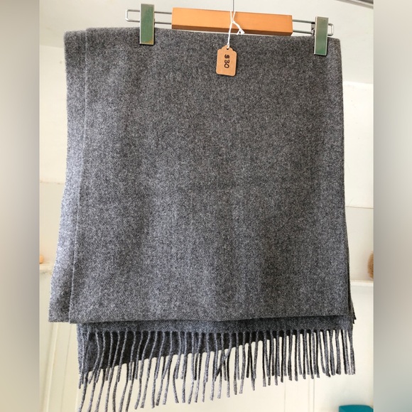 Ann Taylor Accessories - Ann Taylor Lambs Wool Scarf/Shawl